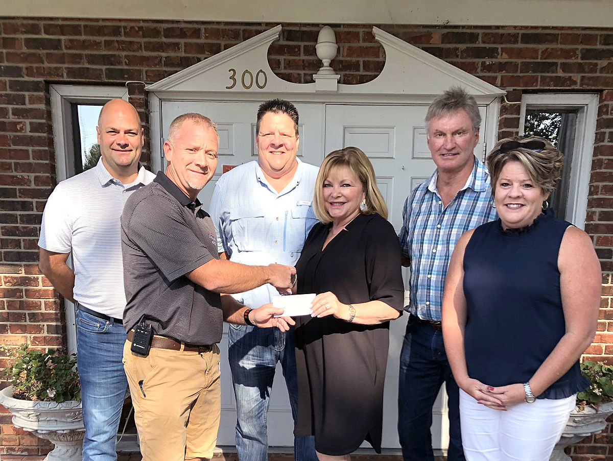 Cassidys donate $10,000 for new Kentland firehouse